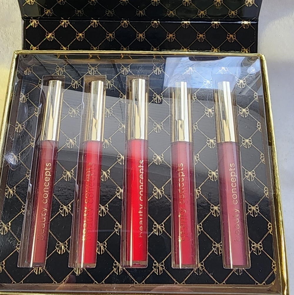 Lip Gloss Set - Red and Pink Shades New 5 Pieces